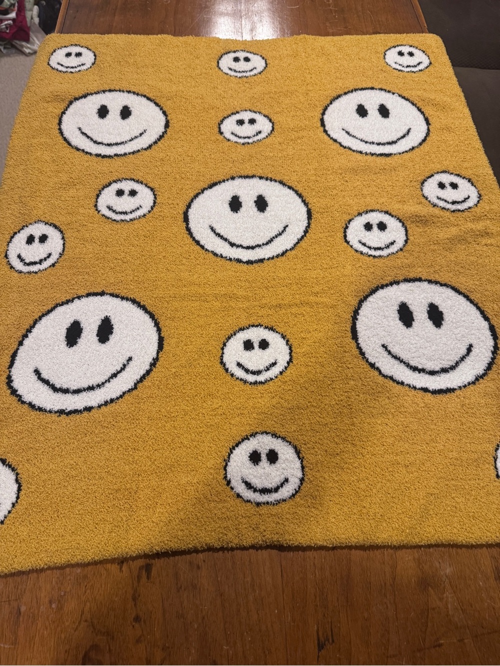 Smily Face Lap Blanket, Blanket for Kids, Small Soft Nap time Blanket
